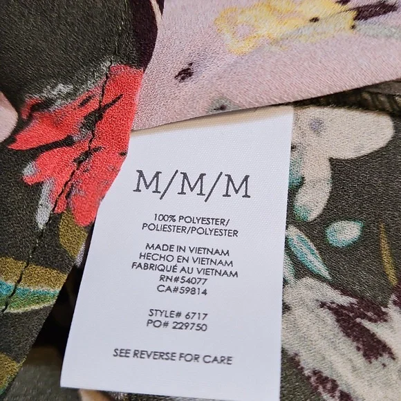 CAbi Replay Spring 2025 Floral Blouse - Picture 13 of 13